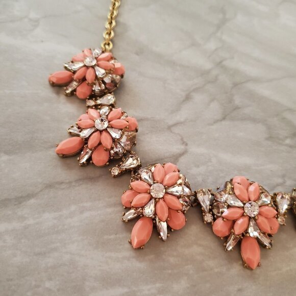 ✨ J.Crew Pink Rhinestone Crystal Cluster Stacked Statement Necklace ✨ - Picture 7 of 16